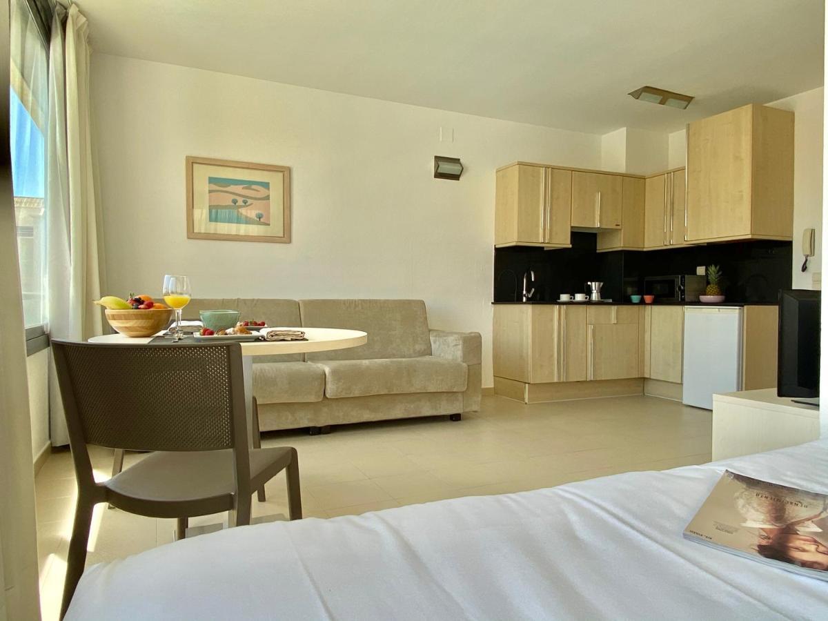 Atenea Park Suites & Apartments Vilanova i la Geltrú Exteriér fotografie