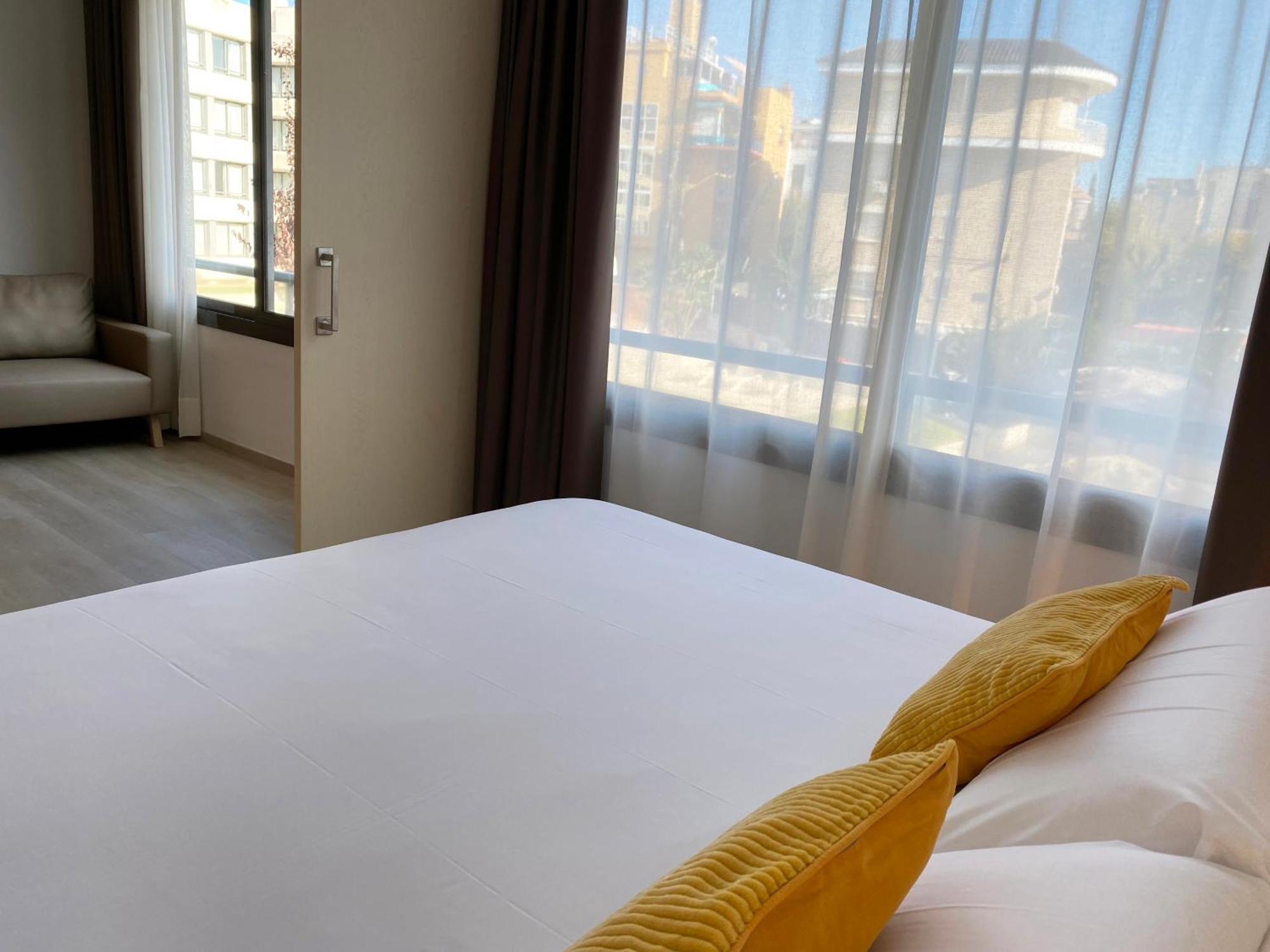 Atenea Park Suites & Apartments Vilanova i la Geltrú Exteriér fotografie