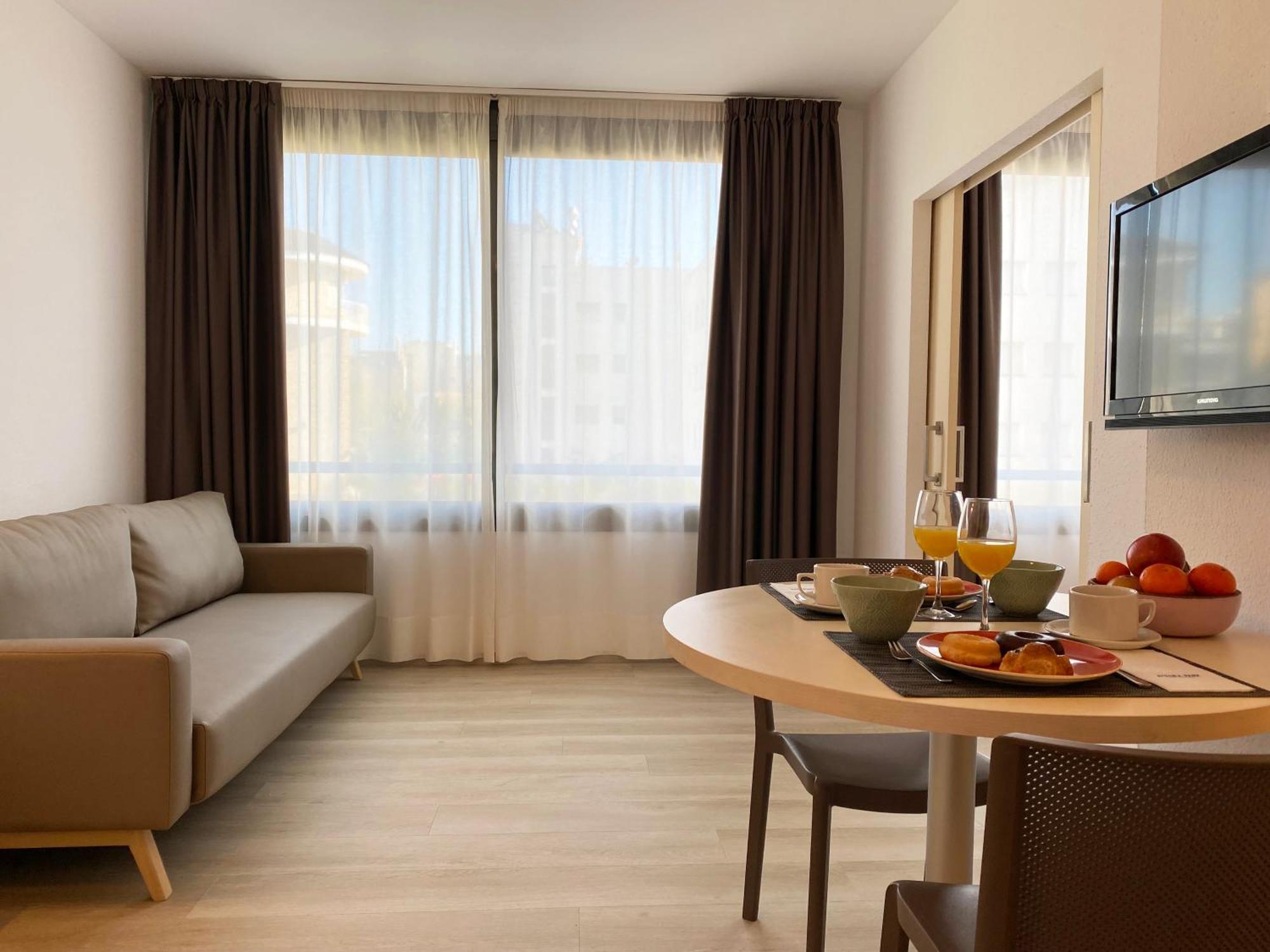 Atenea Park Suites & Apartments Vilanova i la Geltrú Exteriér fotografie